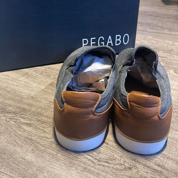 Pegabo Figolla Chambray Slip-on Sneakers - Picture 4 of 5